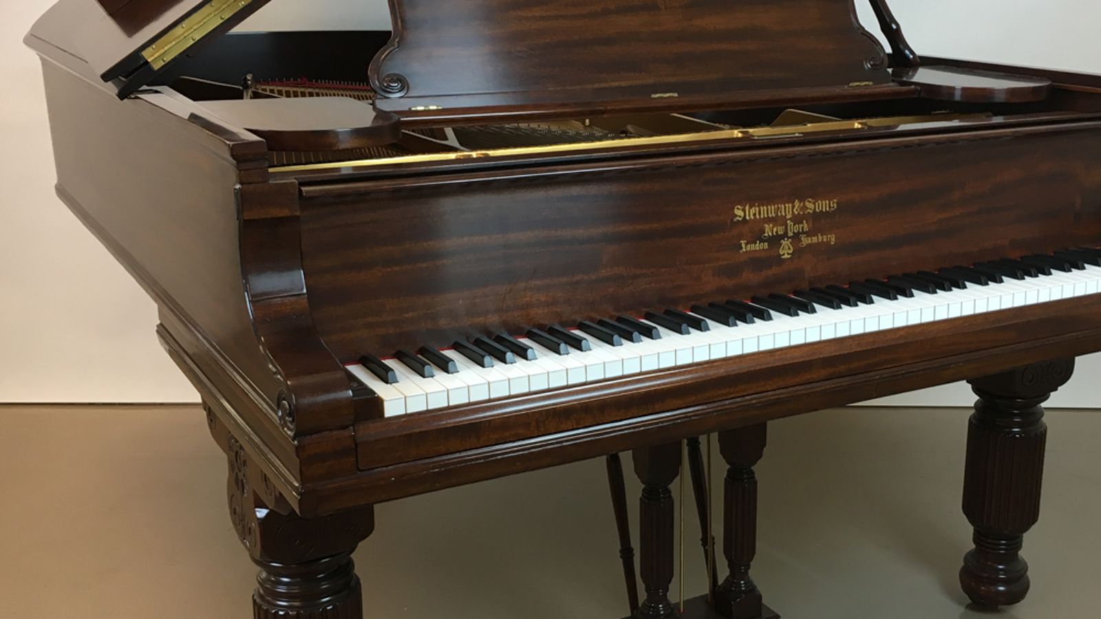 PIANO VERTICAL RENOVADO YAMAHA U1H