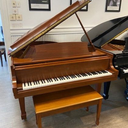 /pianos/pre-owned-pianos/used-grand-pianos/Steinway-and-Sons-American-handmade-Model-M-5’7-grand-piano