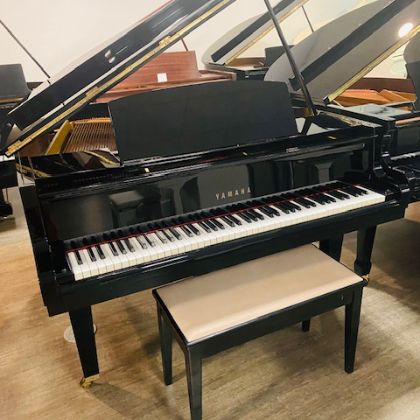 /pianos/pre-owned-pianos/used-grand-pianos/Yamaha-5’3-baby-grand