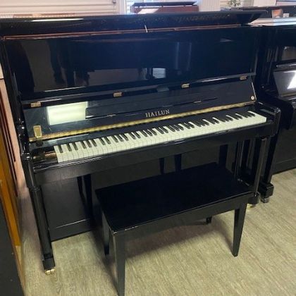 /pianos/pre-owned-pianos/used-upright-pianos/Hailun-48”-Studio-piano