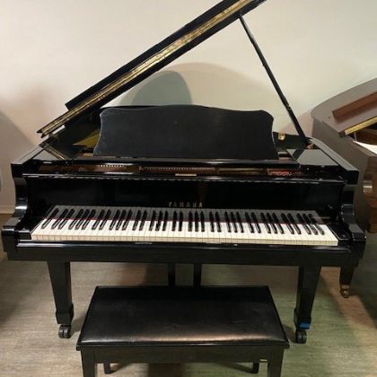 /pianos/pre-owned-pianos/used-grand-pianos/Yamaha-C3-6’1-grand-piano-