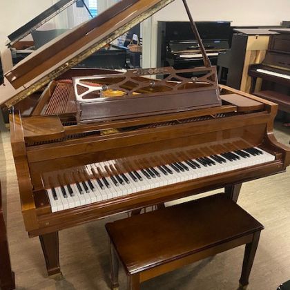 /pianos/pre-owned-pianos/used-grand-pianos/Young-Chang-5’7-grand-piano-