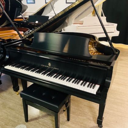 /pianos/pre-owned-pianos/used-grand-pianos/Steinway-and-Sons-American-handmade-Model-M-5’7-Grand-piano