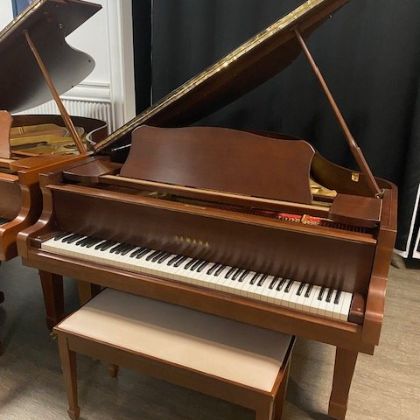 /pianos/pre-owned-pianos/used-grand-pianos/Yamaha-C3-6’1-Grand-Piano