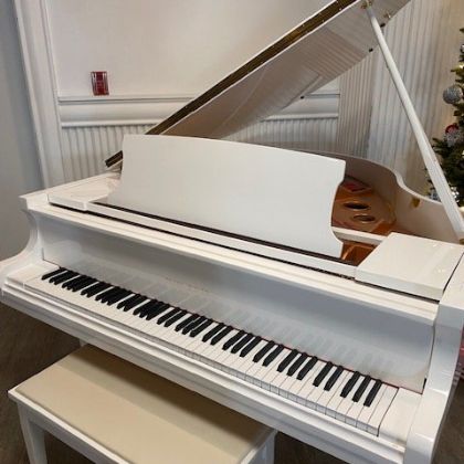 /pianos/pre-owned-pianos/used-grand-pianos/Pearl-River-baby-grand-piano