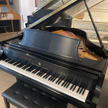 /pianos/pre-owned-pianos/used-grand-pianos/Steinway-and-Sons-Model-M-5’7-