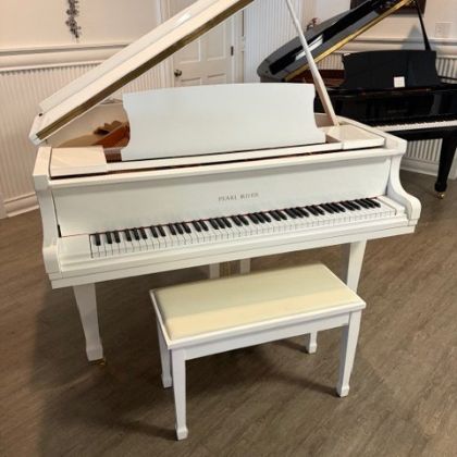 /pianos/pre-owned-pianos/used-grand-pianos/Pearl-River-5’-baby-grand-piano