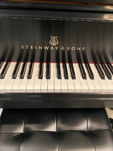 Steinway and Sons Model M 5’7 Grand Piano 