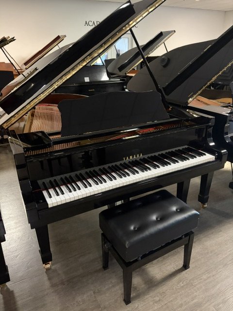 Yamaha G5 6’6 grand Piano