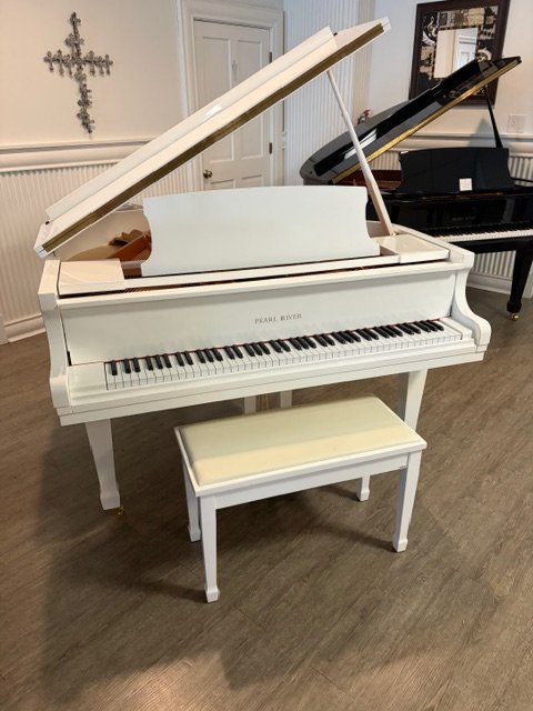 Pearl River 5’ baby grand piano
