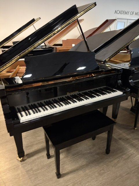 Bergman 4’11 baby grand piano