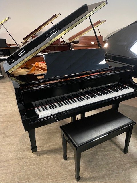 PEARL RIVER BABY GRAND PIANO