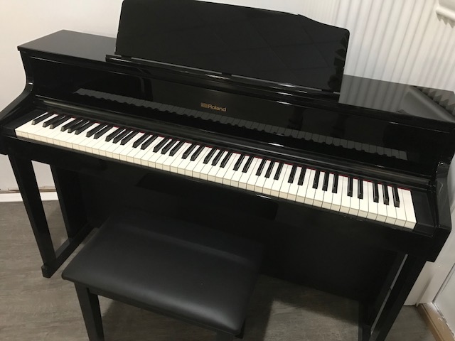 ROLAND HP605 DIGITAL PIANO